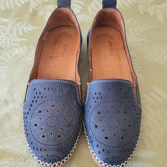 Spring Step Shoes - Picture 2 of 8